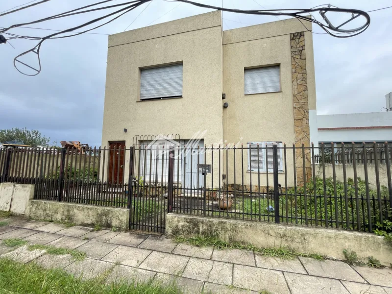 Venta de Casa + Departamento en Pueblo Nuevo