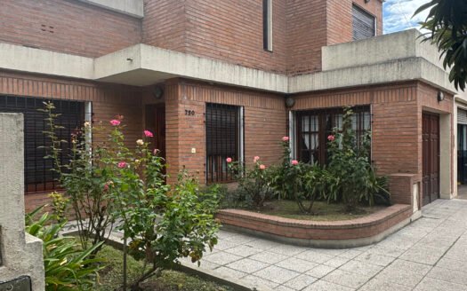 Venta de propiedad Tropero Moreira 750