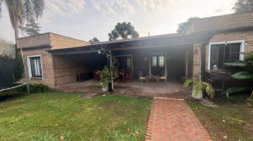 Venta de Casa Quinta Barrio El Pinar