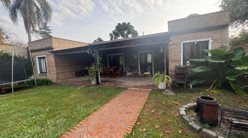 Venta de Casa Quinta Barrio El Pinar