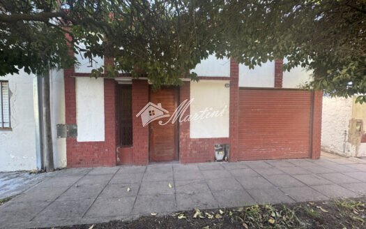 RETASADA – Casa en Pueblo Nuevo sobre 8 de Diciembre