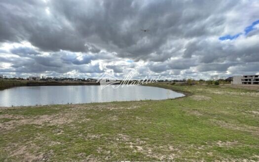 Venta de lote en Los Juncos